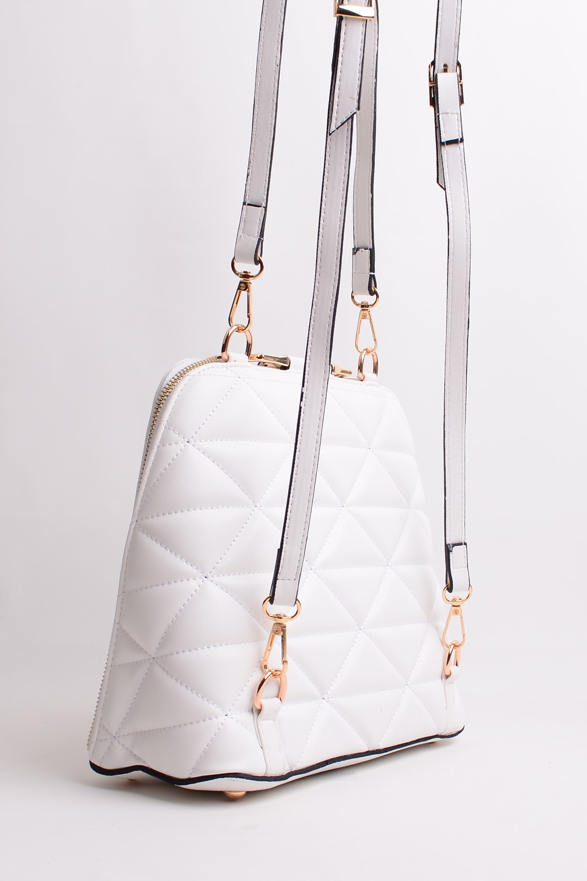 Beyaz Liona El ve Sırt Çantası