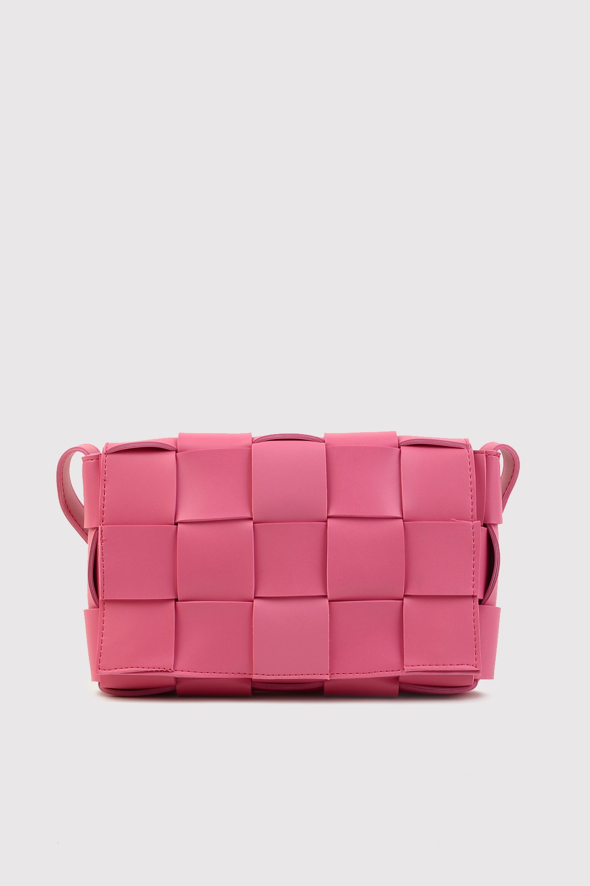 Fuşya Kadın Örme Derili Çapraz Askılı Çanta