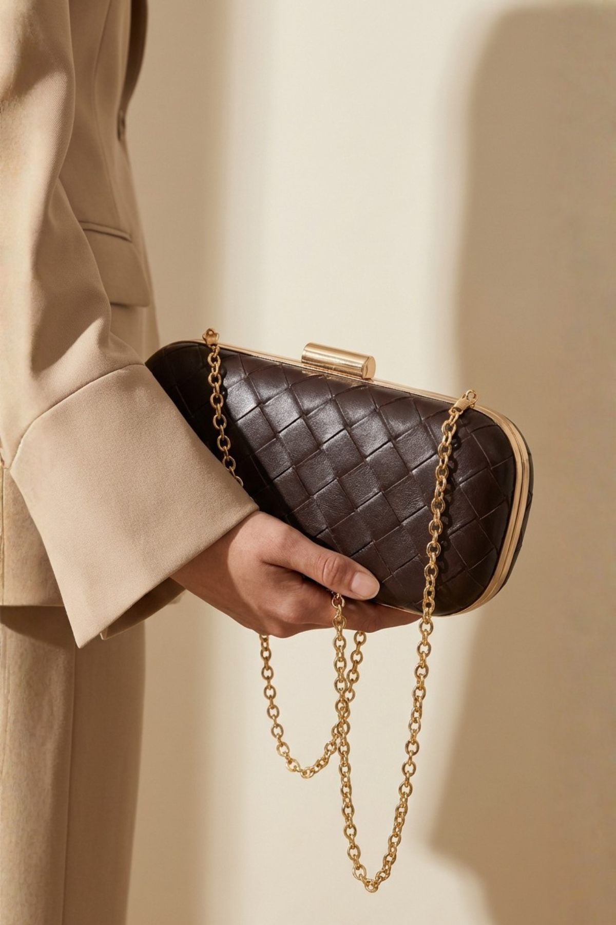 Kahverengi Gold Örgü Derili Zincirli Metal Kapaklı Clutch Çanta