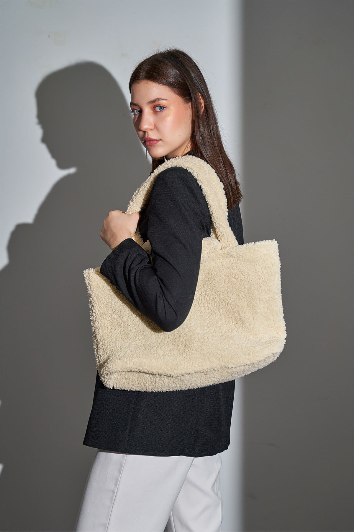 Krem Shopper Peluş El ve Omuz Çantası