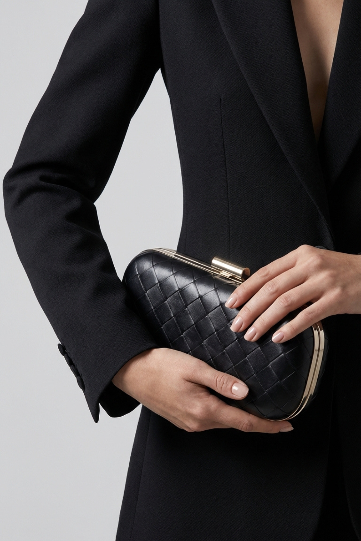 Siyah Gümüş Örgü Derili Zincirli Metal Kapaklı Clutch Çanta