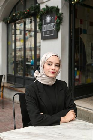 JAKARLI ŞAL-TAŞ