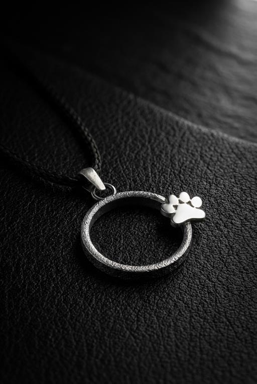 Çember Patili Gümüş Kolye Ucu