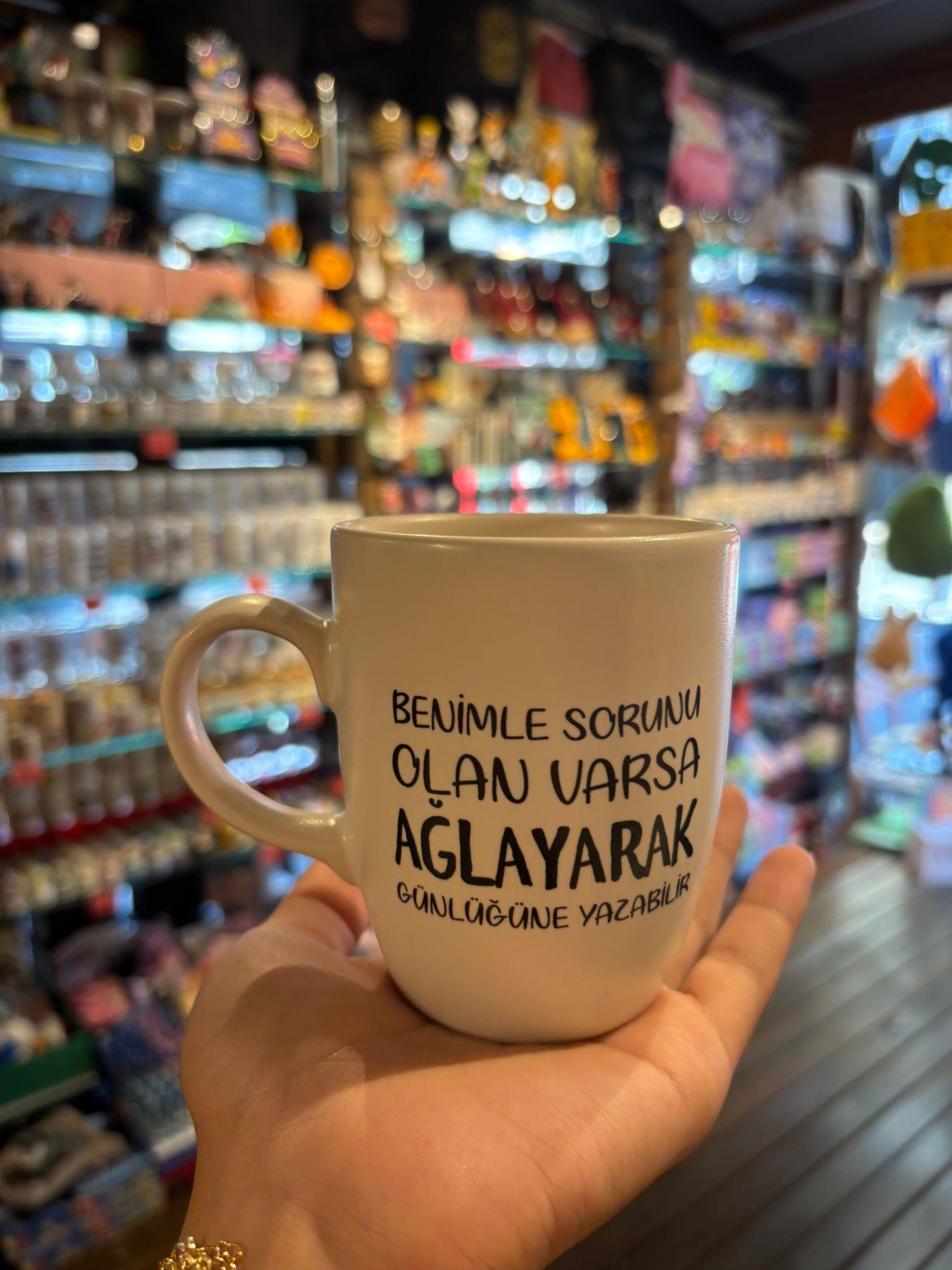 Benimle Sorunu Olan Varsa Ağlayarak Günlüğüne Yazabilir Oval Kupa