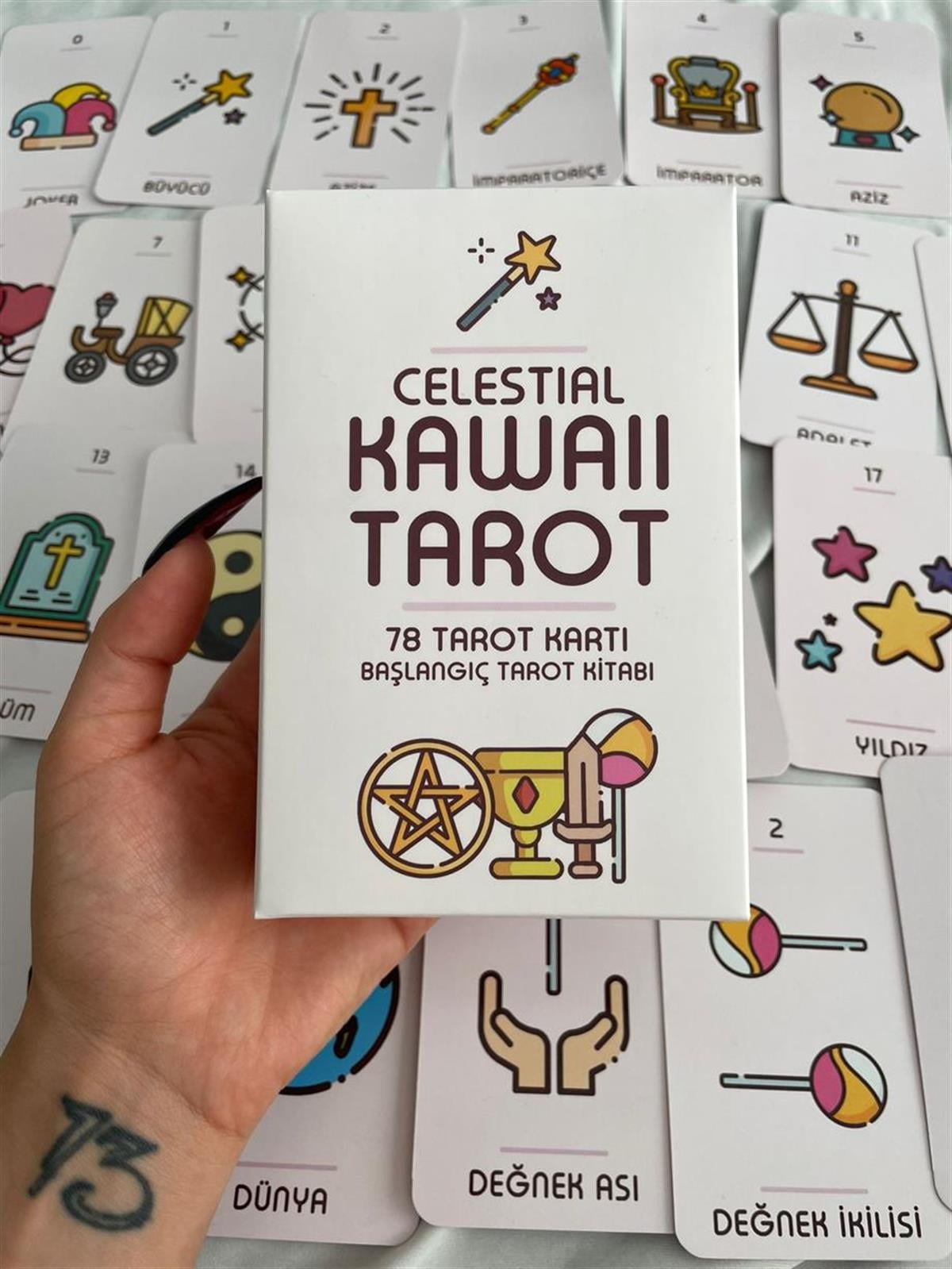 Celestial Kawaii Tarot Kartları ve Başlangıç Tarot Kitabı