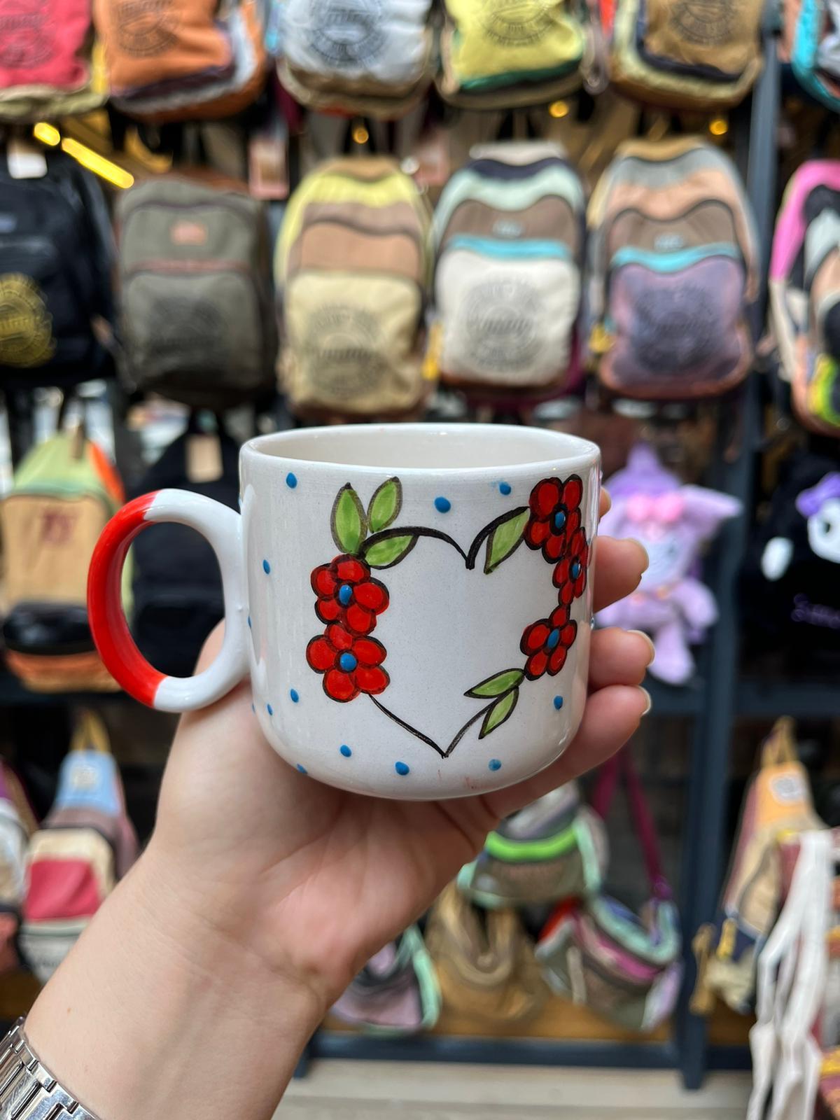 Çiçekli Kalp Baskılı D Kulplu Kupa