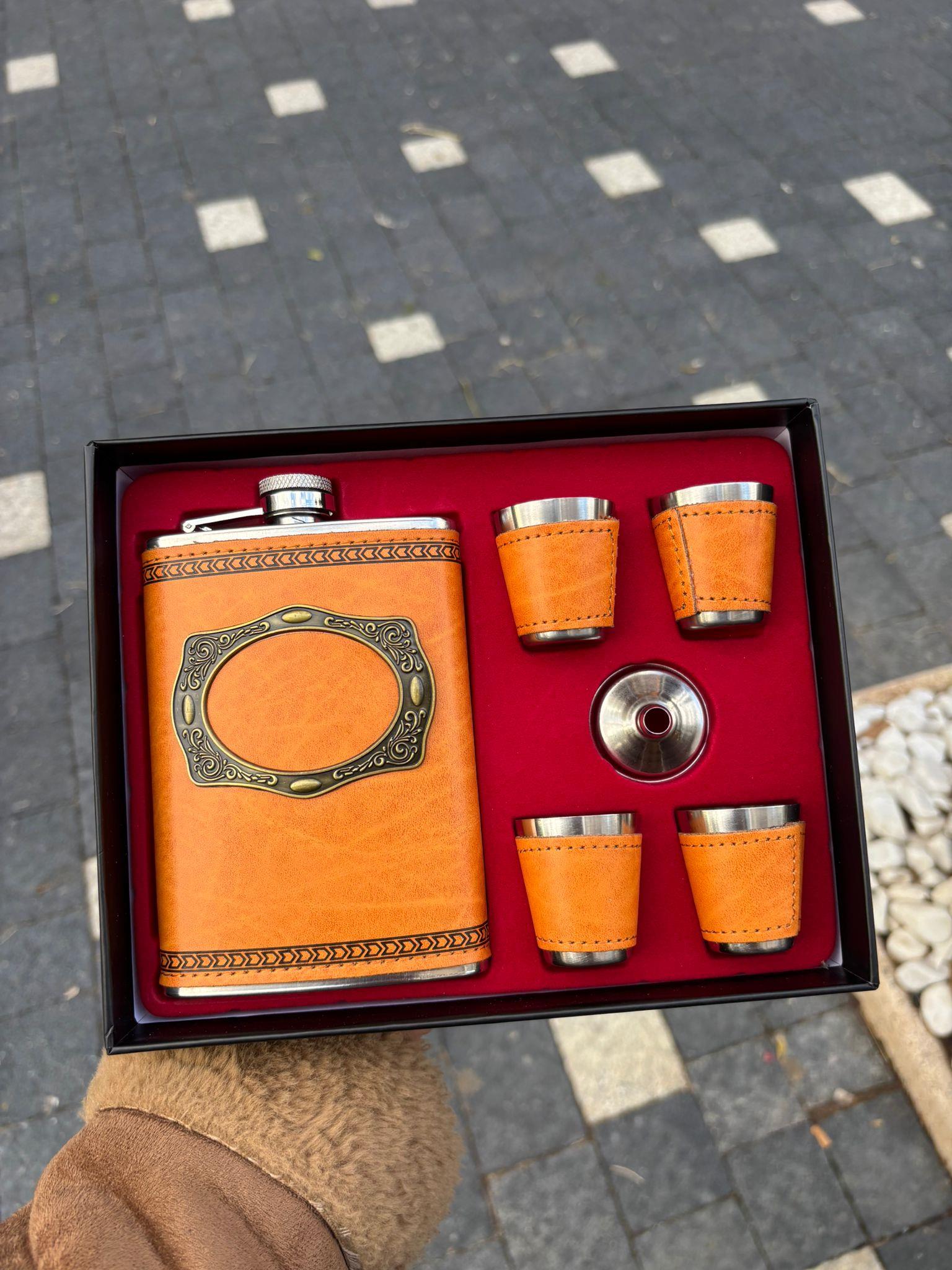 Deri Kaplı 4 Bardaklı 9 Oz Matara Set