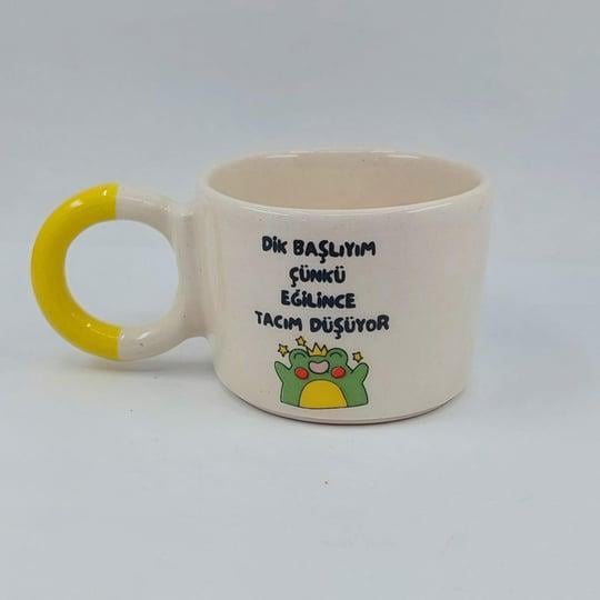 Dik Başlıyım Çünkü Eğilince Tacım Düşüyor Düğüm Kupa