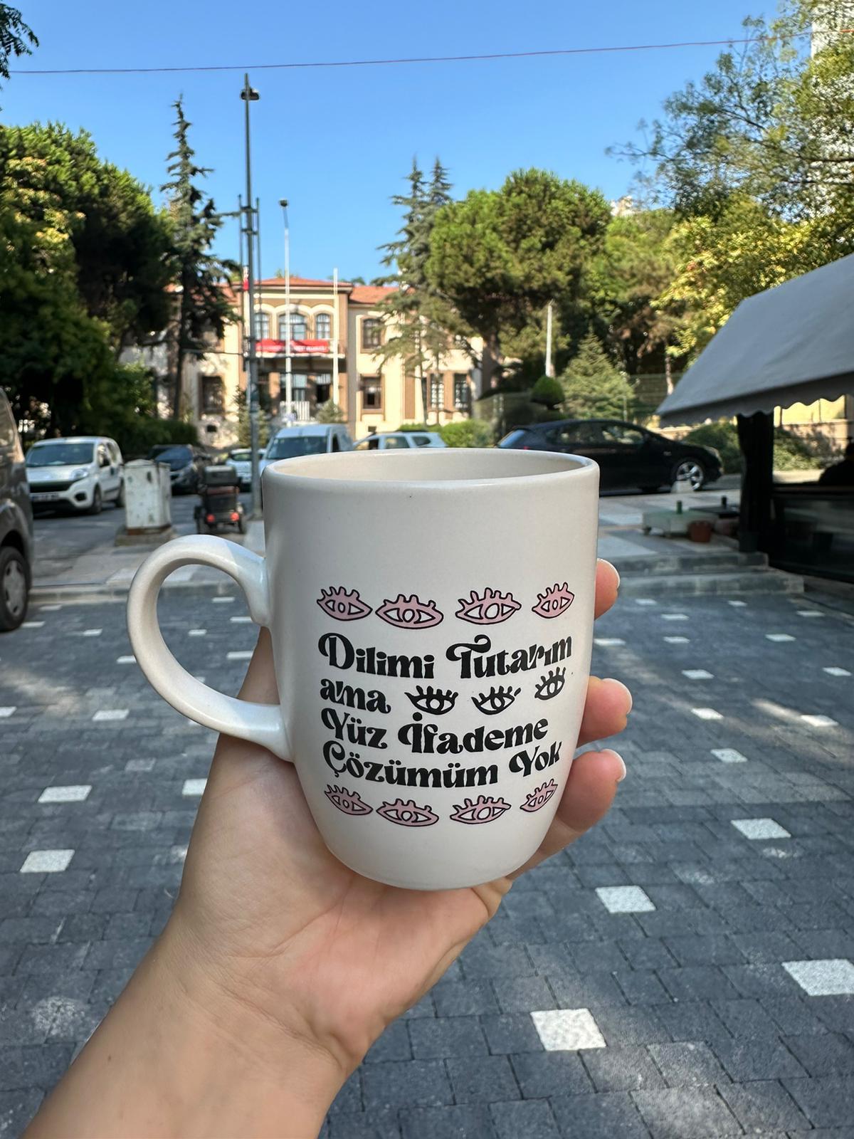 Dilimi Tutarım Ama Yüz İfademe Çözüm Yok Oval Kupa