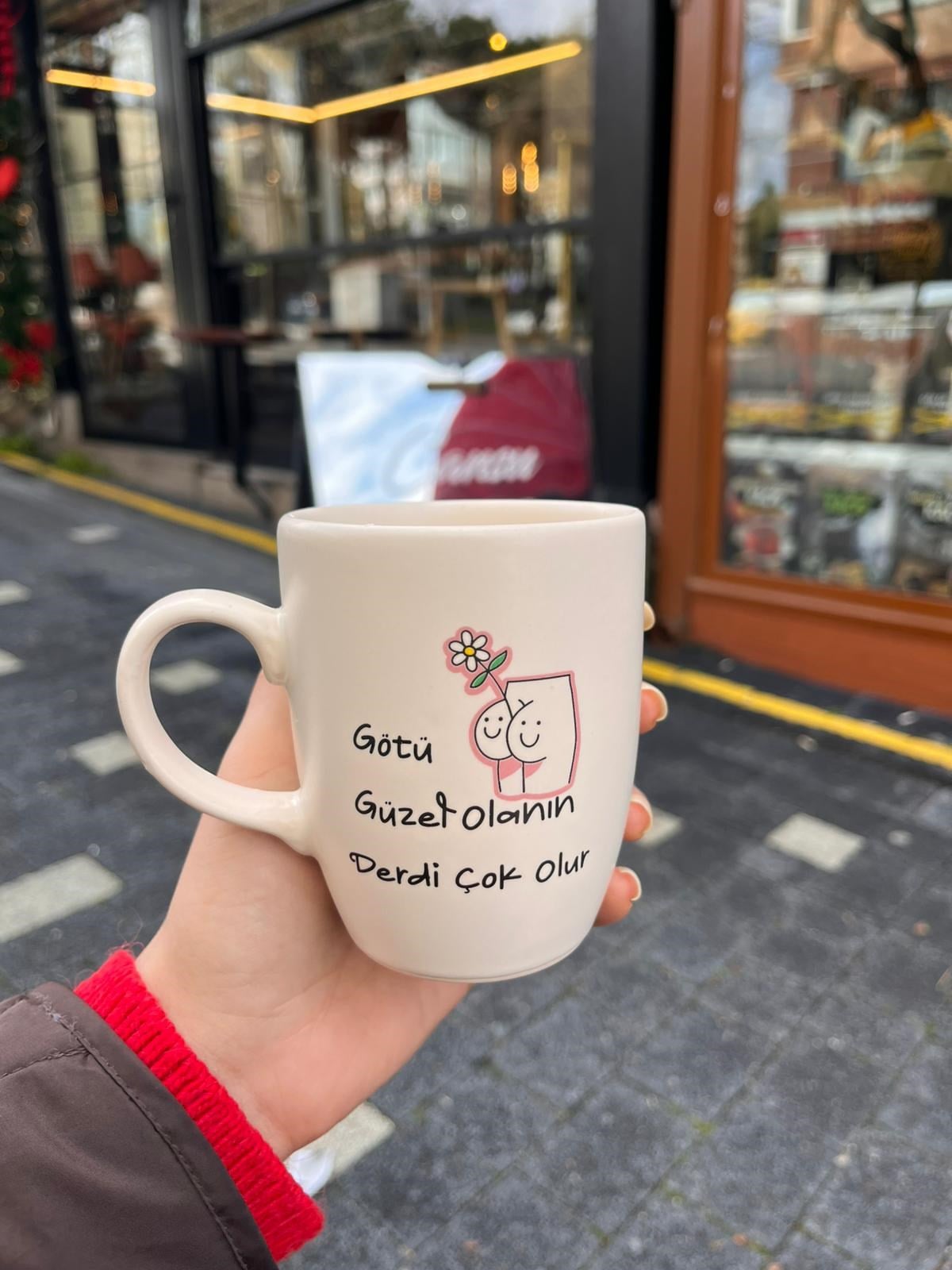Götü Güzel Olanın Derdi Çok Olurmuş Oval Kupa