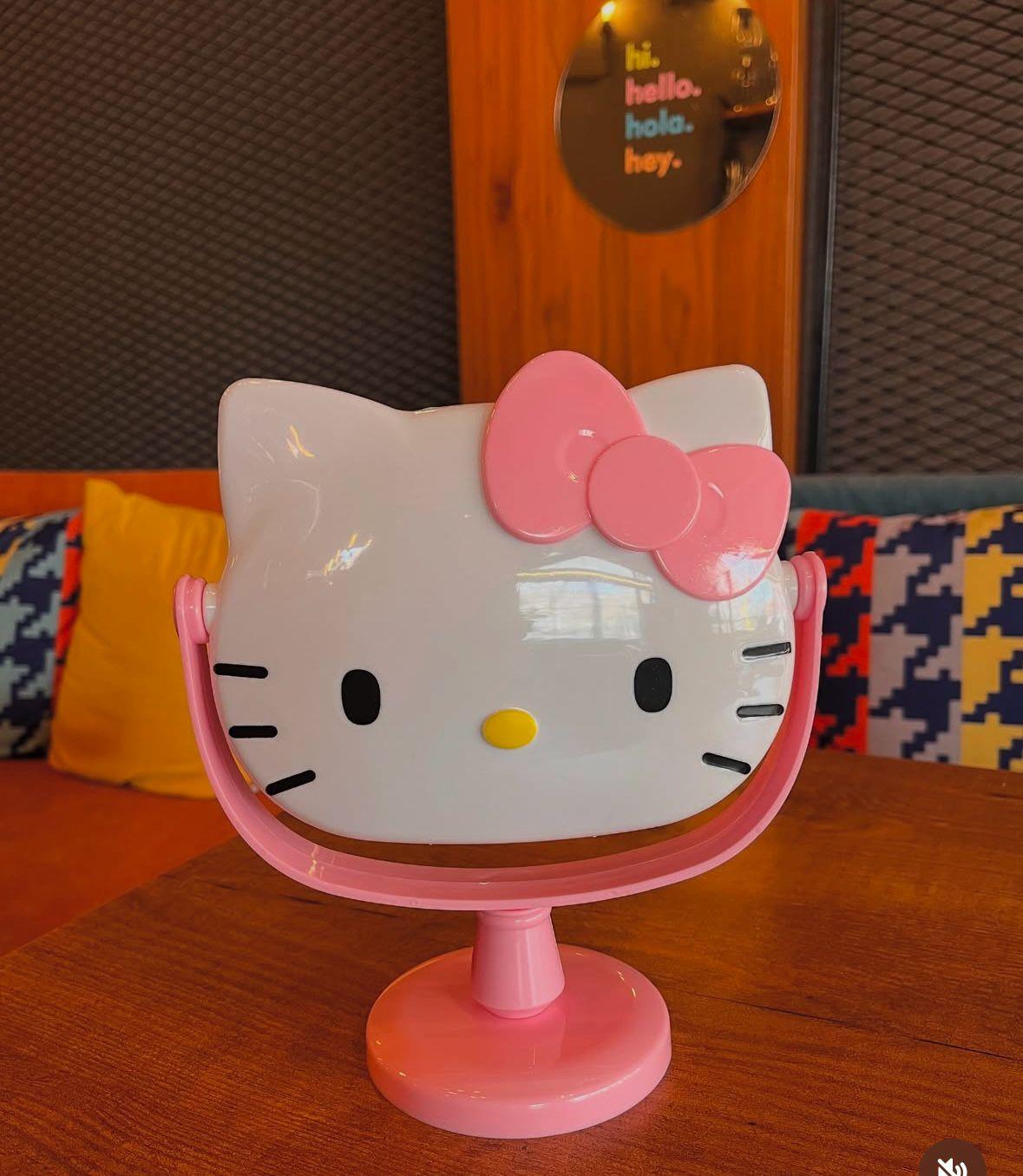 Hello Kitty Masa Aynası