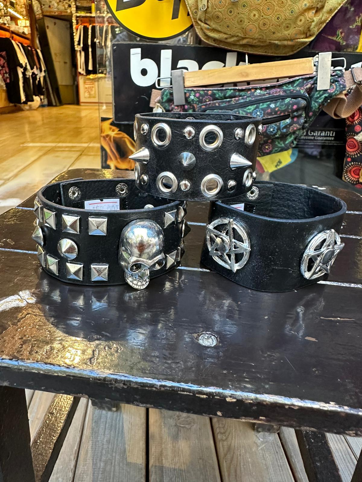 Metal Detaylı Siyah Bileklik 3'lü