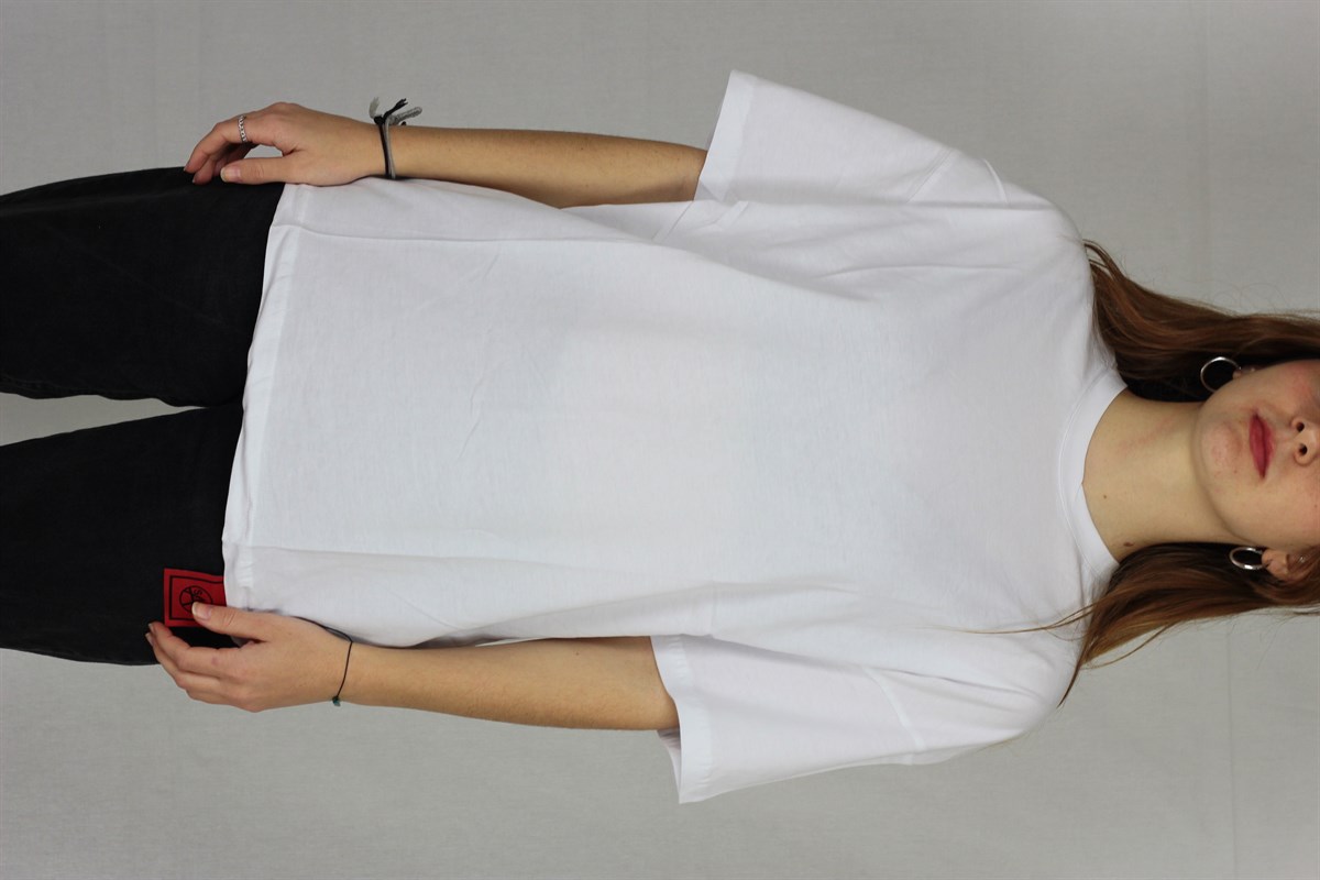 Oversize Beyaz Tişört