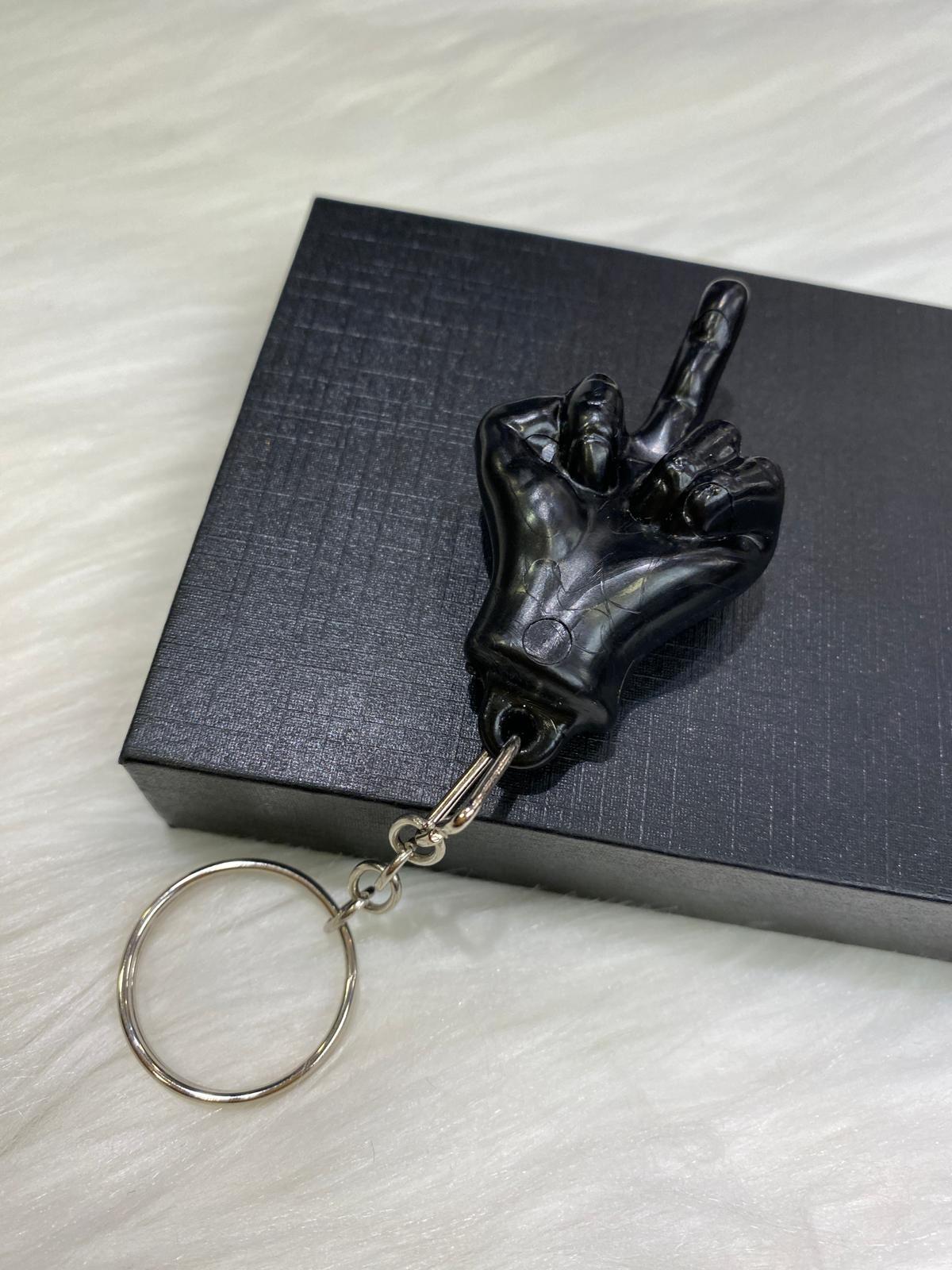 Parmakla Gösterilen Keychain - Siyah