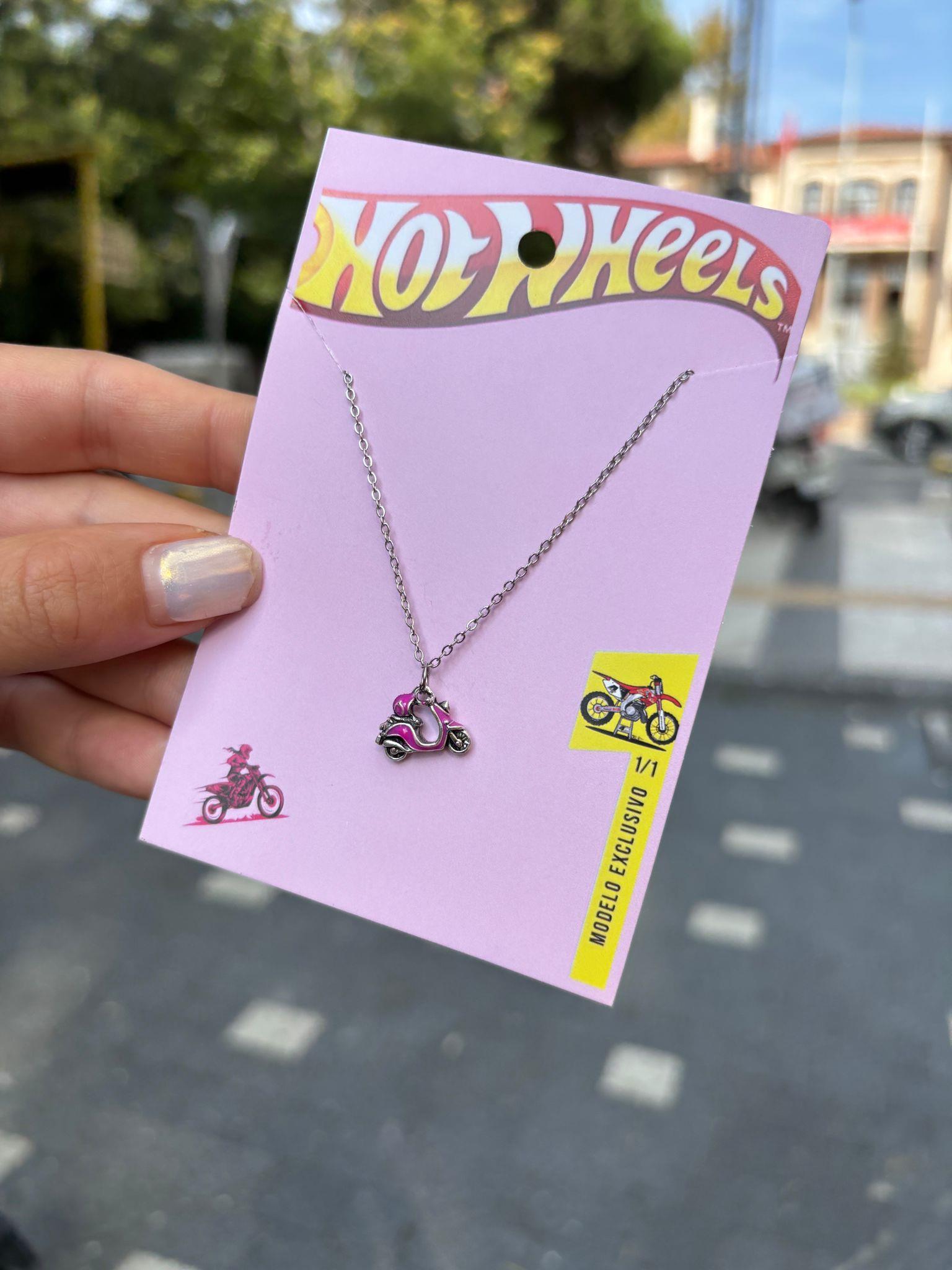 Pembe Hotweels Kartlıklı Motor Çelik Kolye
