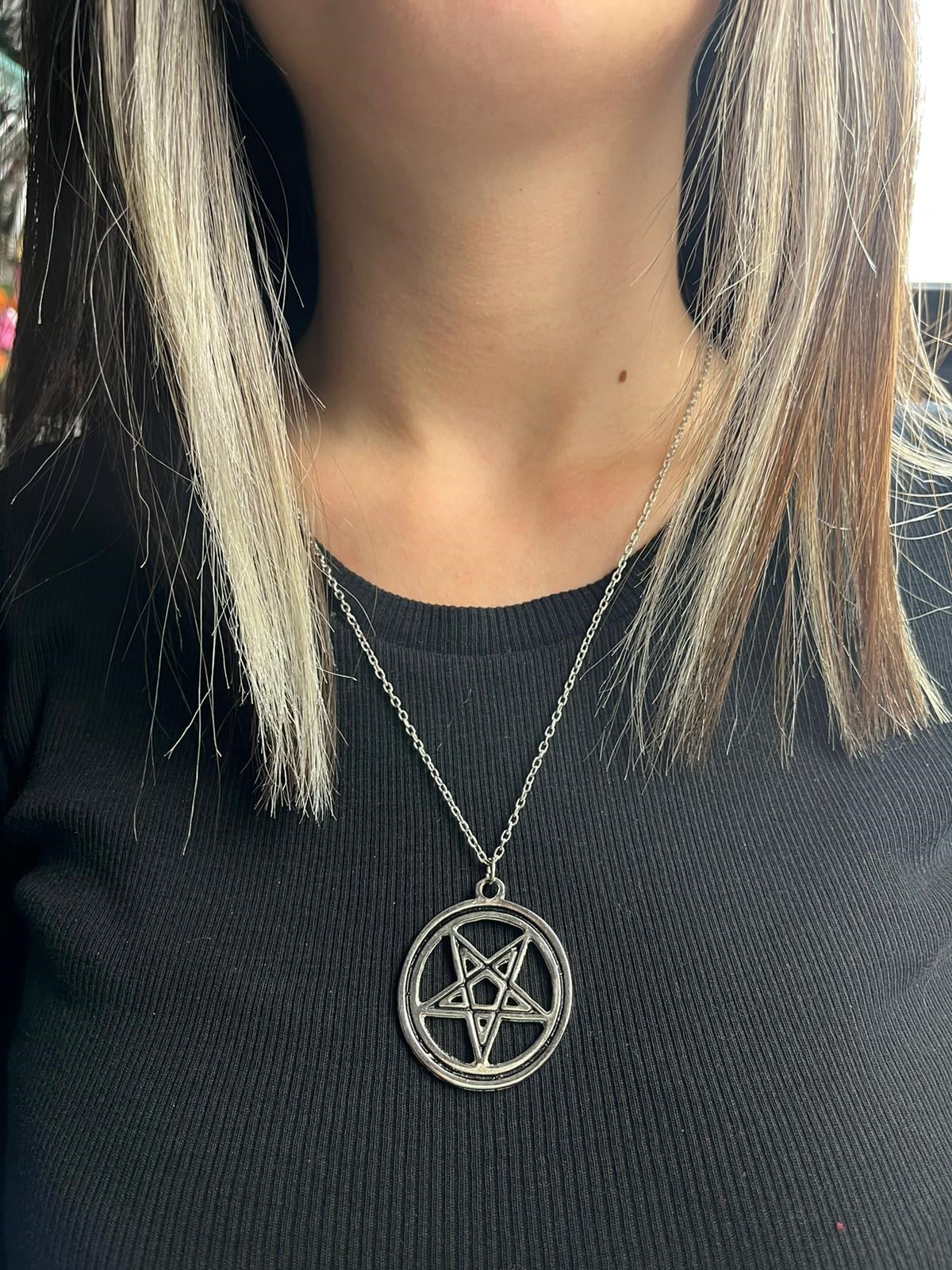 Pentagram Detaylı Kolye