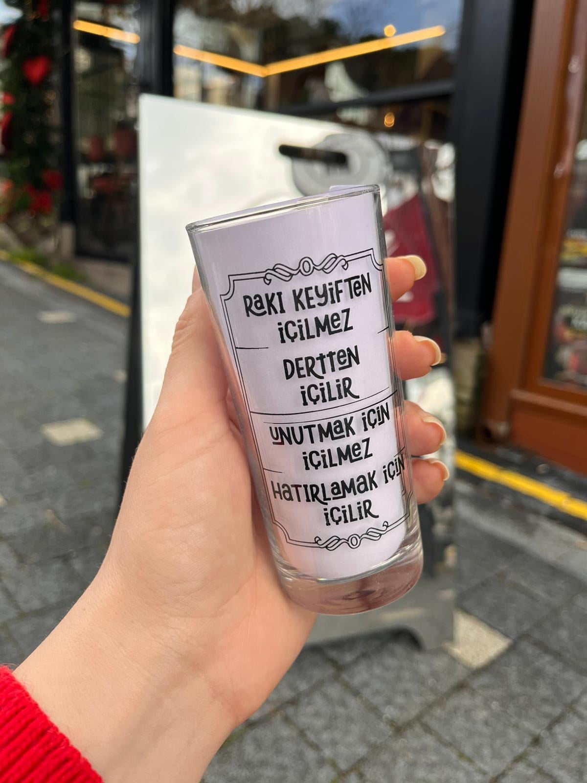 Rakı Keyiften İçilmez Dertten İçilir Unutmak İçin İçilmez Hatırlamak İçin İçilir Rakı Bardağı