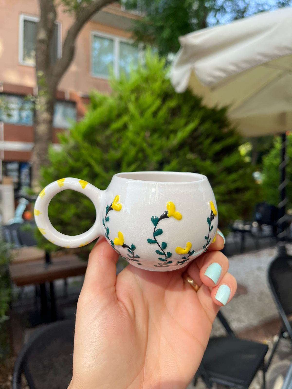 Sarı Çiçekli Pinterest Baloncuk Kupa