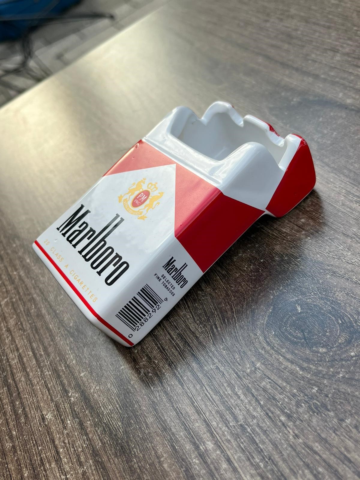 Sigara Paketi Şeklinde Seramik Küllük
