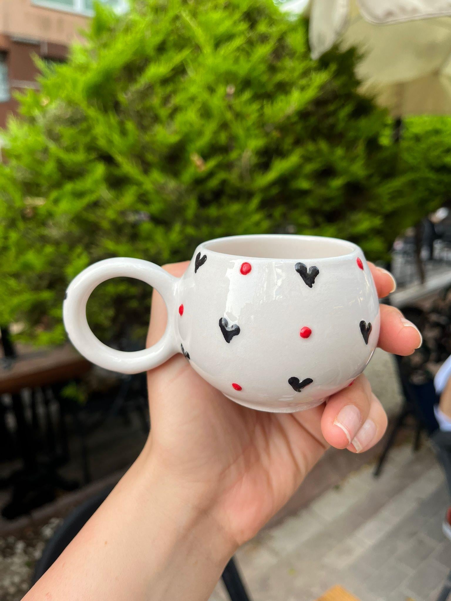 Siyah Kalp Kabartmalı Pinterest Baloncuk Kupa