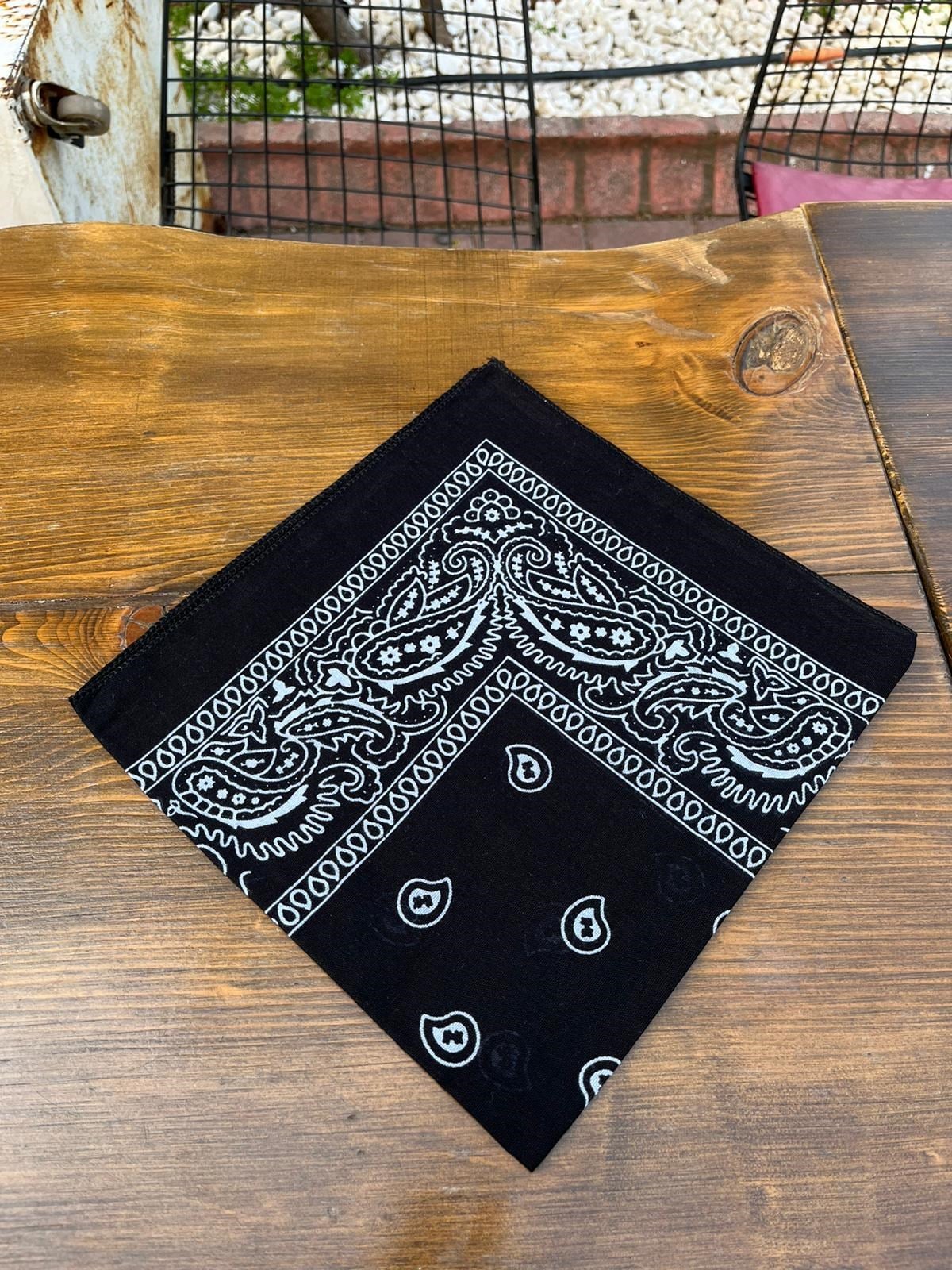 Siyah Renk Detaylı Ünisex Bandana