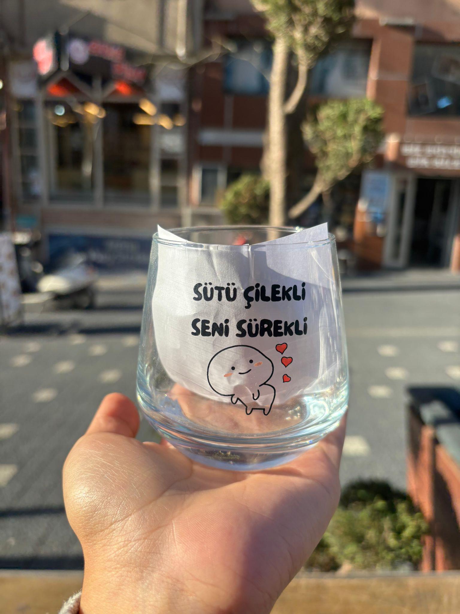 Sütü Çilekli Seni Sürekli Viski Bardağı