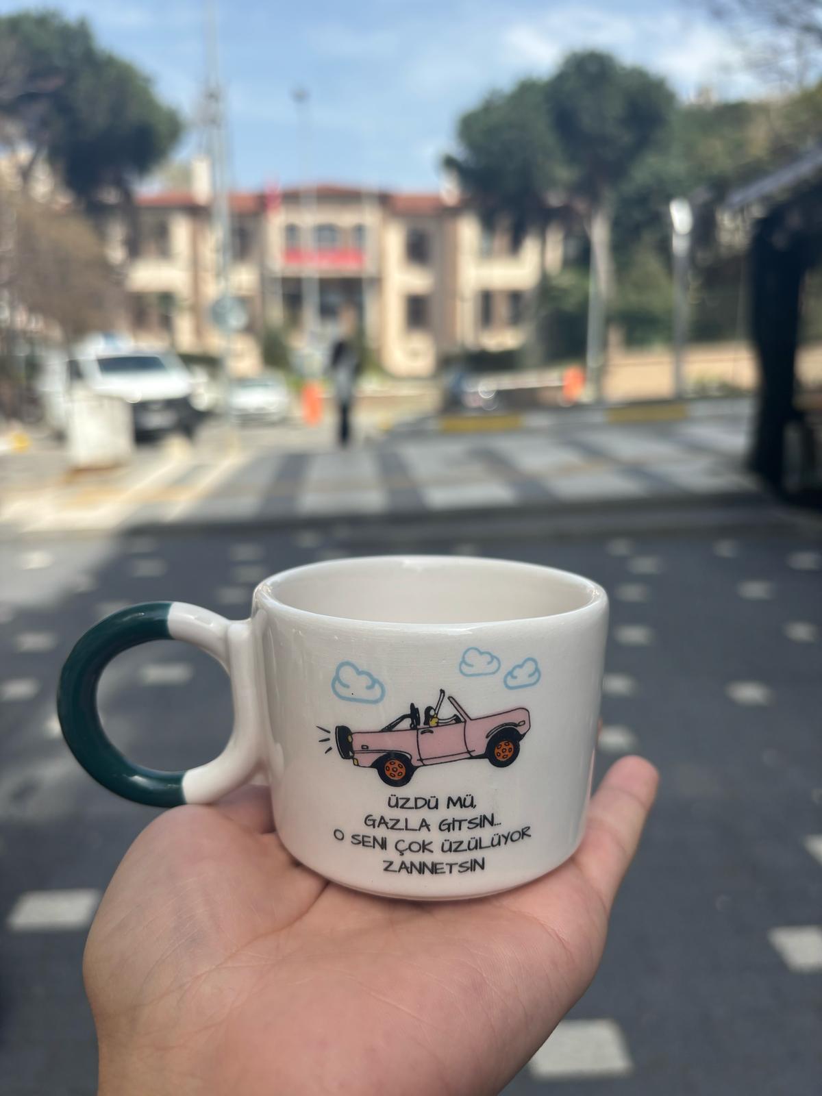 Üzdü Mü Gazla Gitsin O Seni Çok Üzülüyor Zannetsin Düğüm Kulplu Kupa