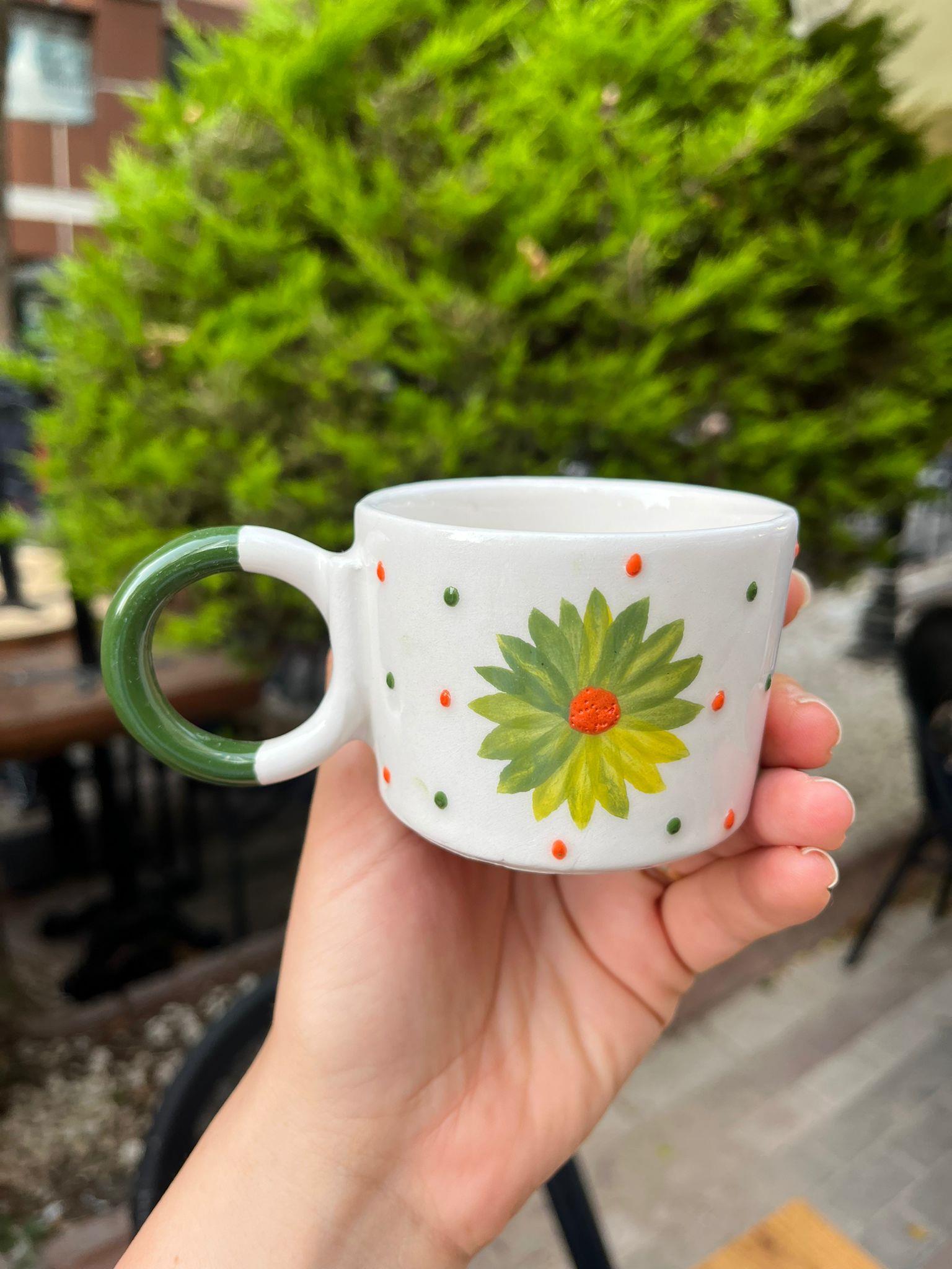 Yeşil Papatya Kabartmalı Pinterest Düğüm Kulplu Kupa