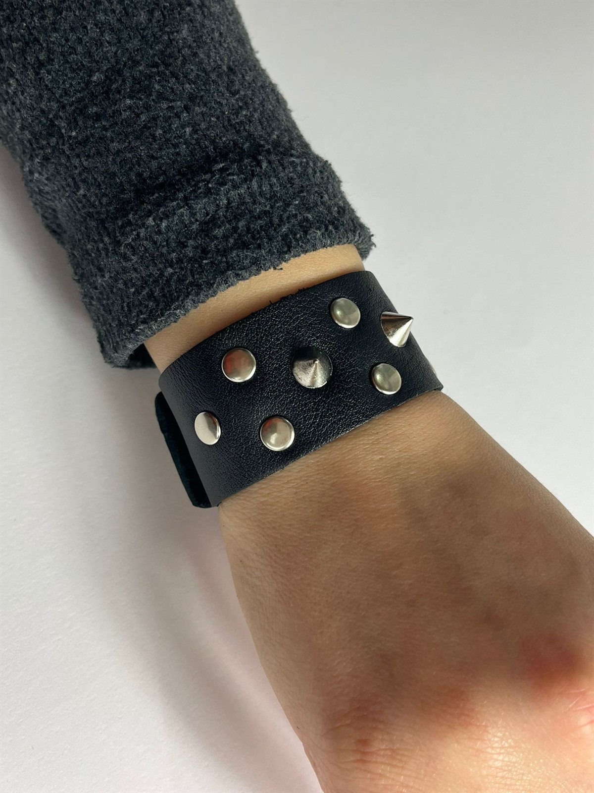 Zımbalı Ayarlanabilir Unisex Kalın Deri Bileklik