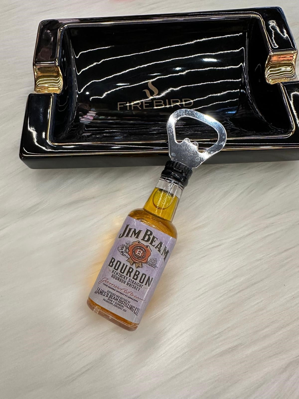 Alkol Şişesi Şeklinde Açacak Magnet