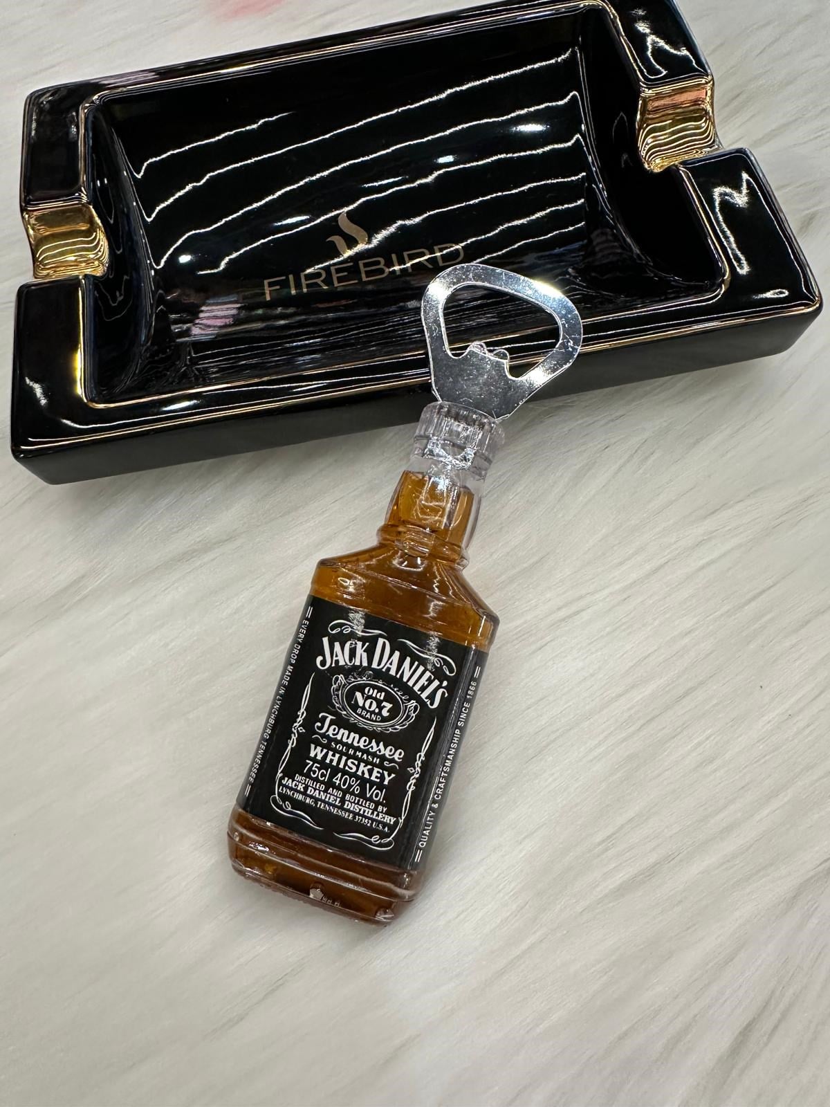 Alkol Şişesi Şeklinde Açacak Magnet