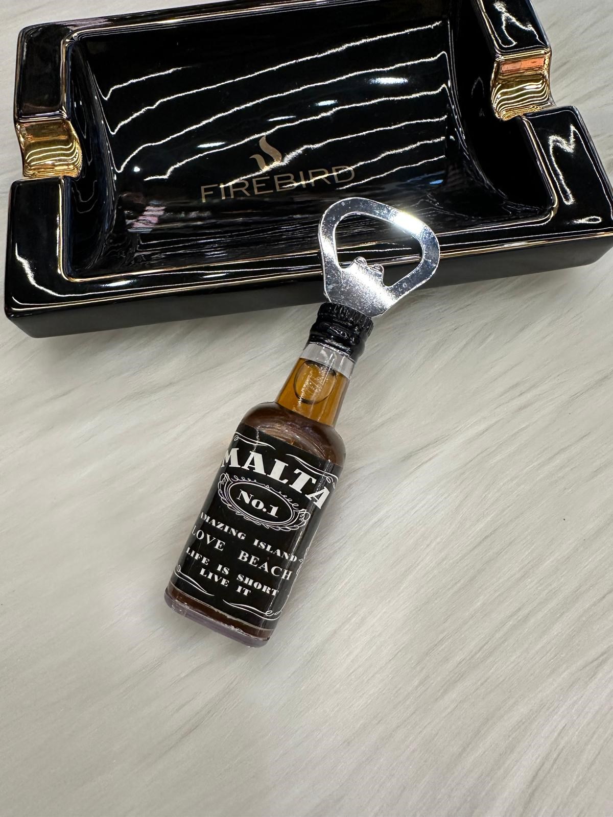 Alkol Şişesi Şeklinde Açacak Magnet