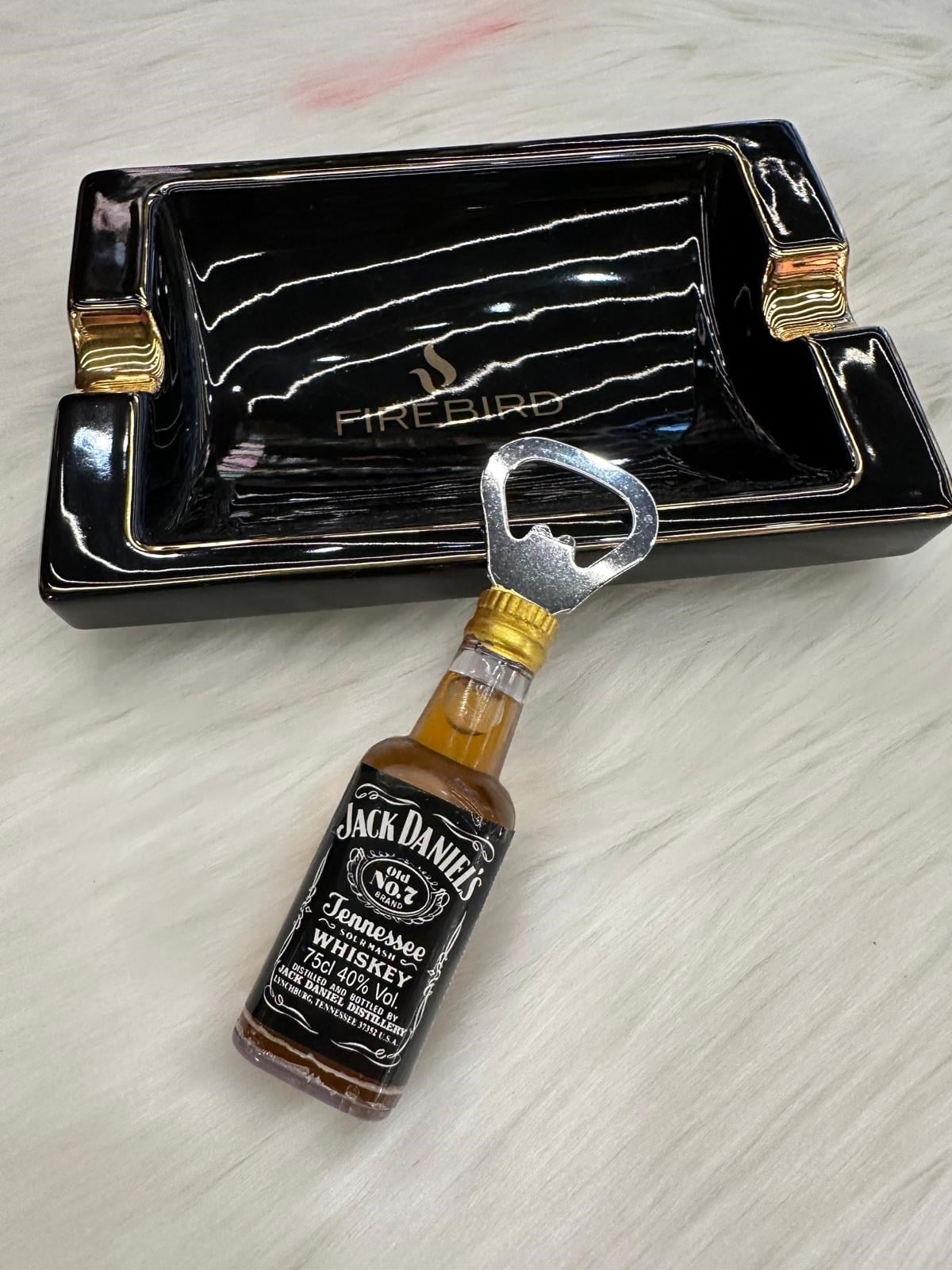 Alkol Şişesi Şeklinde Açacak Magnet