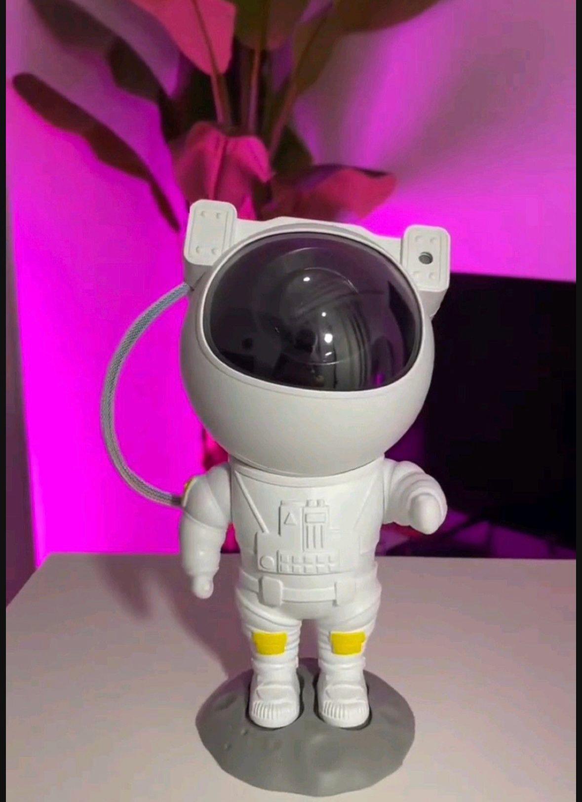 Astronot Gece Lambası