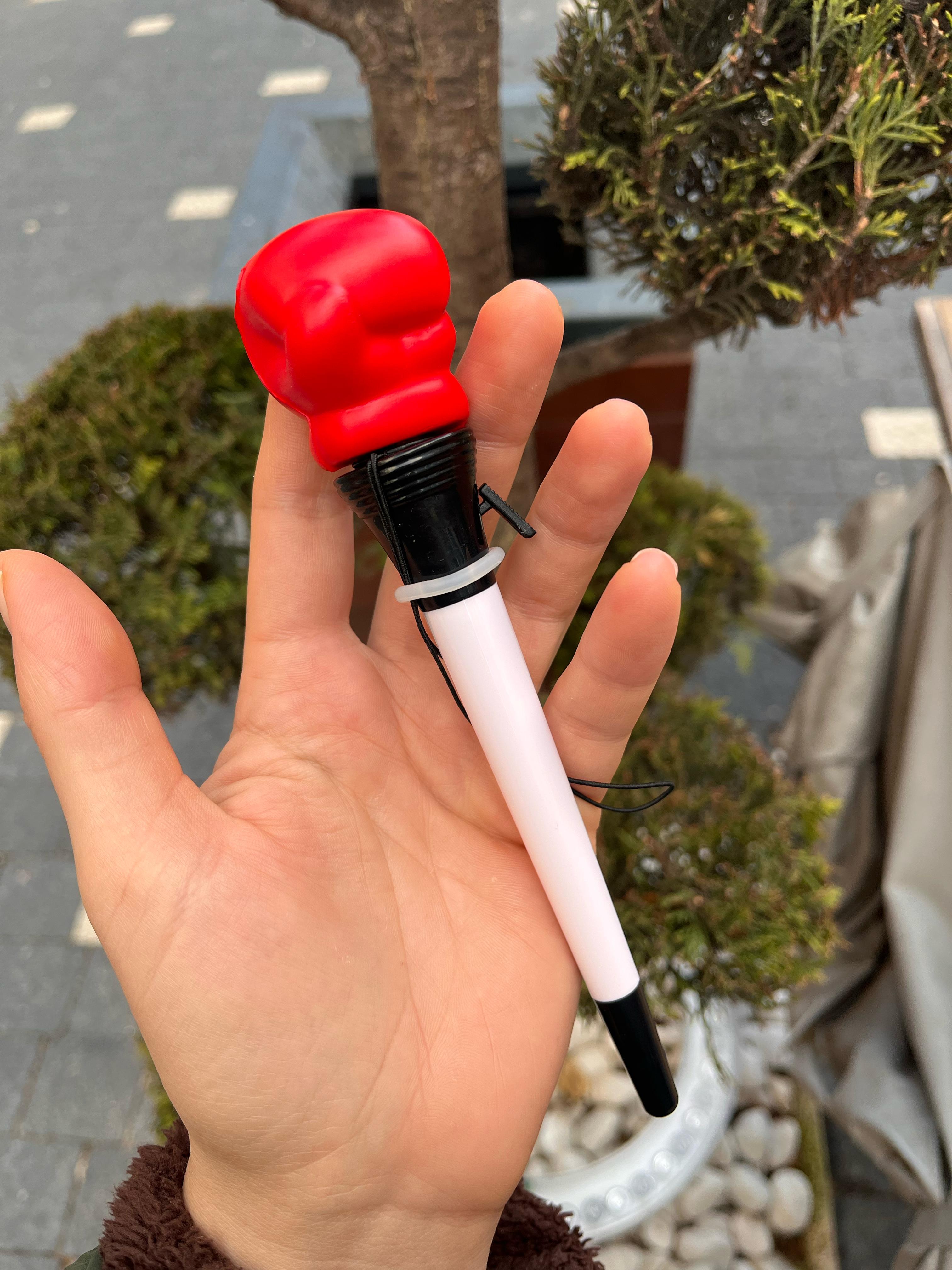 Boks Eldiveni Şeklinde Fırlayan Kalem