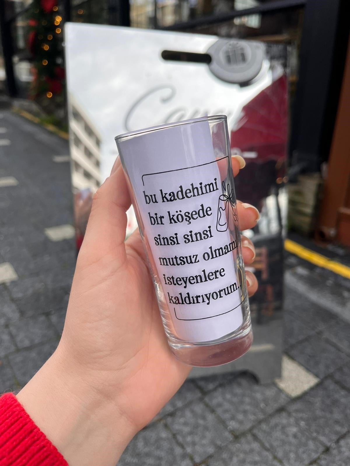 Bu Kadehimi Bir Köşede Sinsi Sinsi Mutsuz Olmamı Bekleyenlere Kaldırıyorum Rakı Bardağı