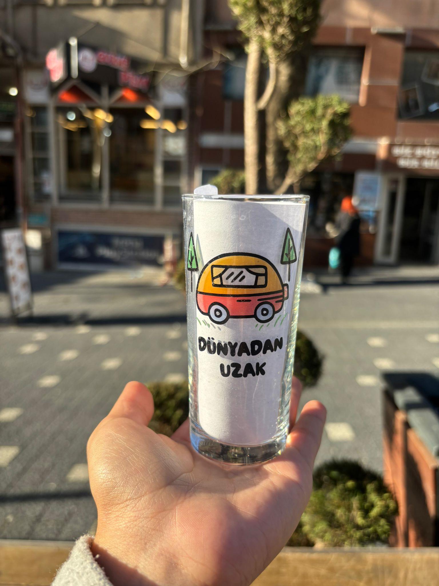 Dünyadan Uzak Rakı Bardağı