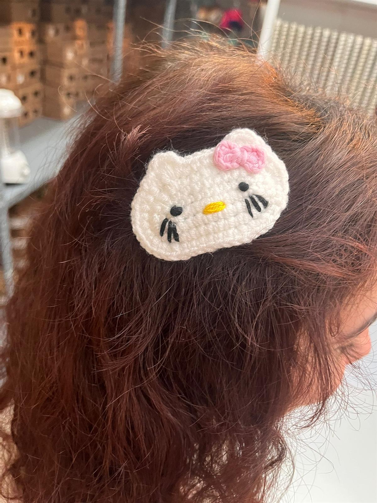 El Örgüsü Hello Kitty Saç Tokası