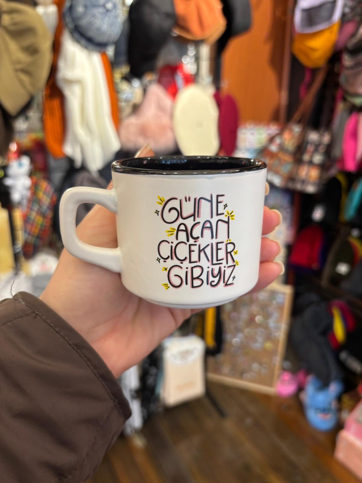 Güne Açan Çiçekler Gibiyiz Venüs Kupa