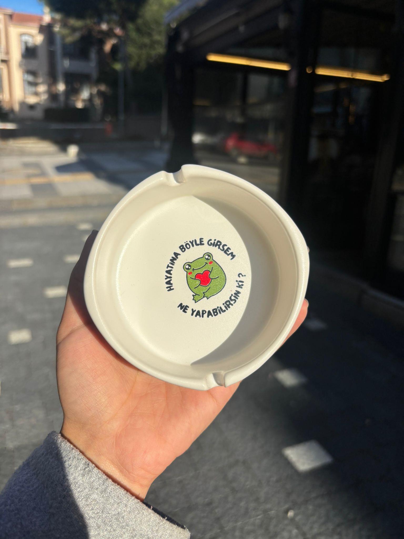 Hayatına Böyle Girsem Ne Yapabilirsin Ki Küllük