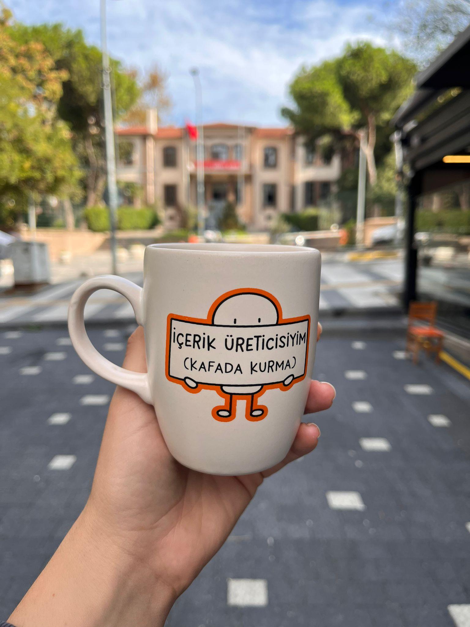 İçerik Üreticisiyim Kafada Kurma  Oval kupa