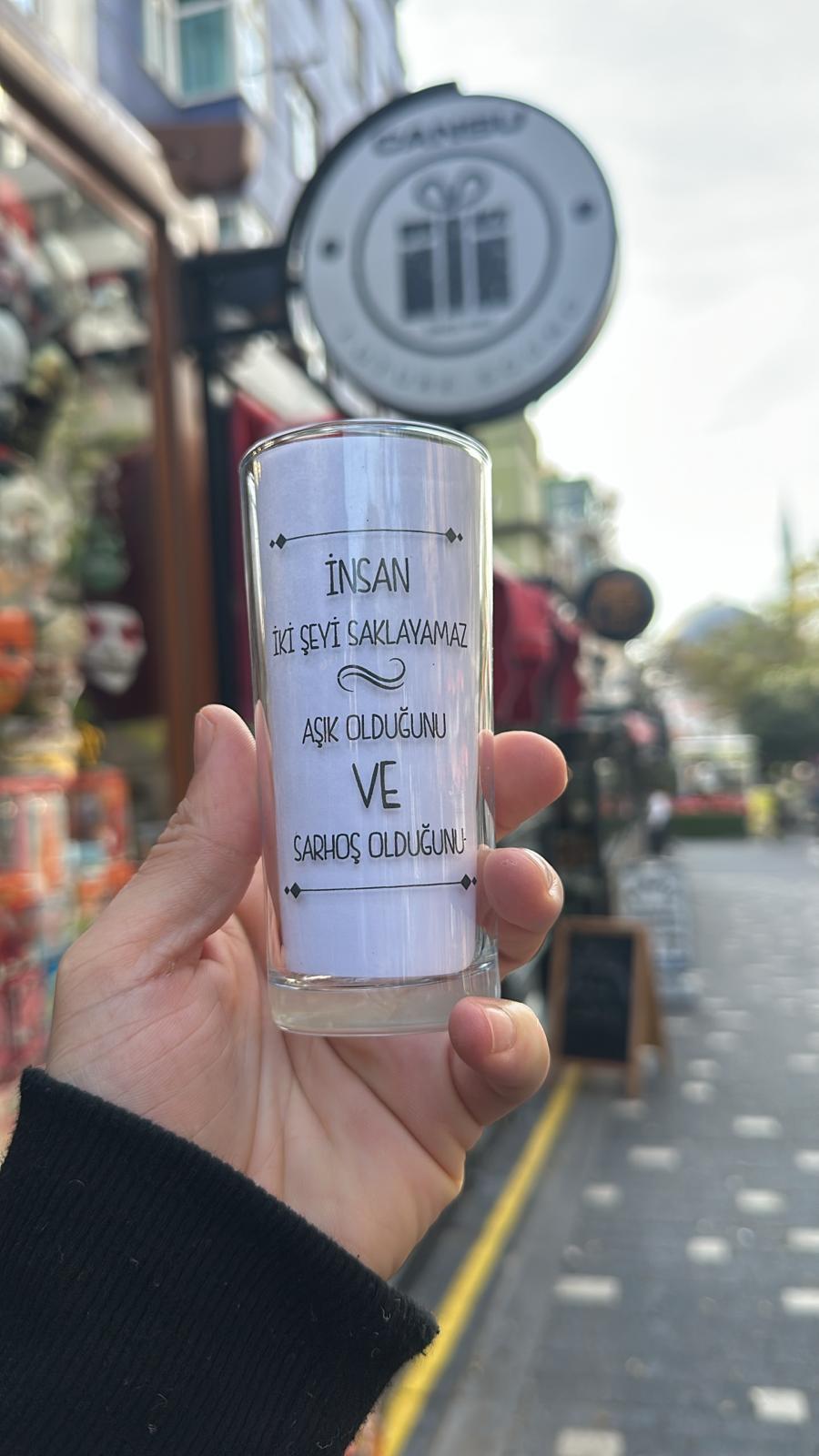 İnsan İki Şeyi Saklayamaz Aşık Olduğunu Ve Sarhoş Olduğunu Rakı Bardağı