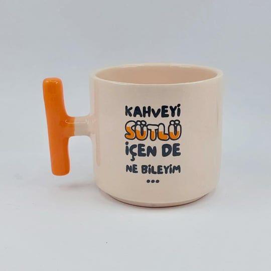 Kahveyi Sütlü İçende T Kulplu Kupa