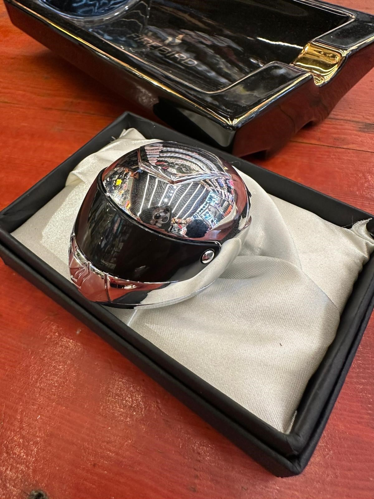 Kask Şeklinde Özel Form Çakmak