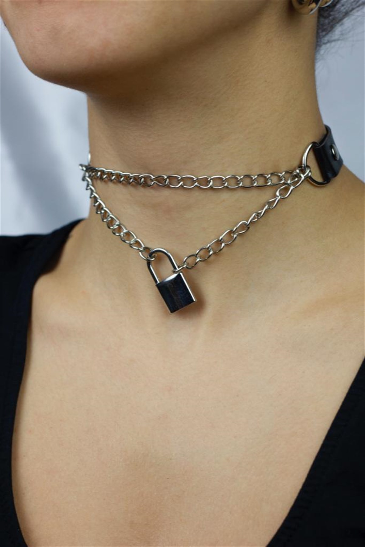 Kilitli Zincirli Choker Kolye