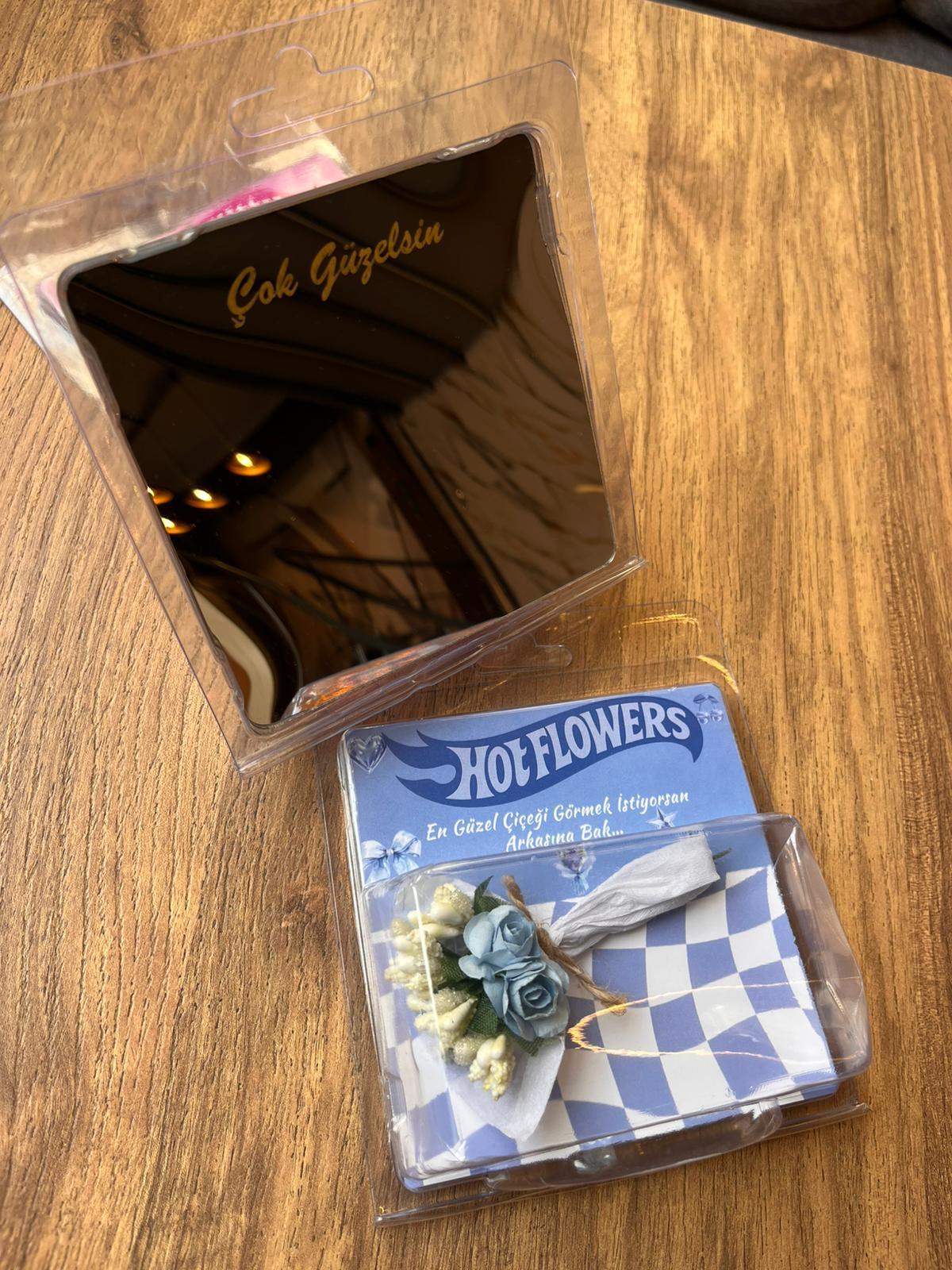 Mavi Kartlıklı Aynalı Hotflowers