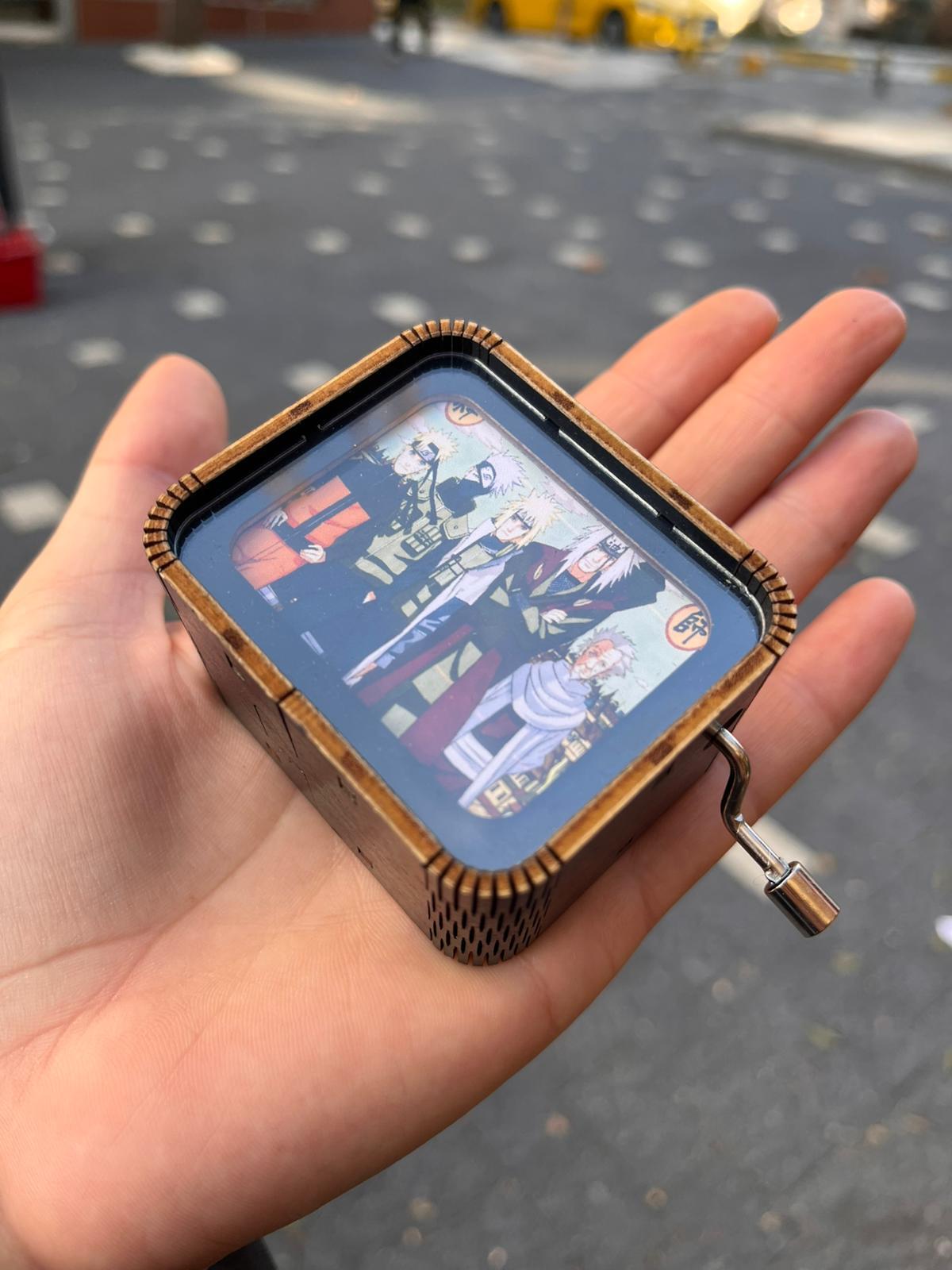 Naruto Ahşap El Çevirmeli Müzik Kutusu