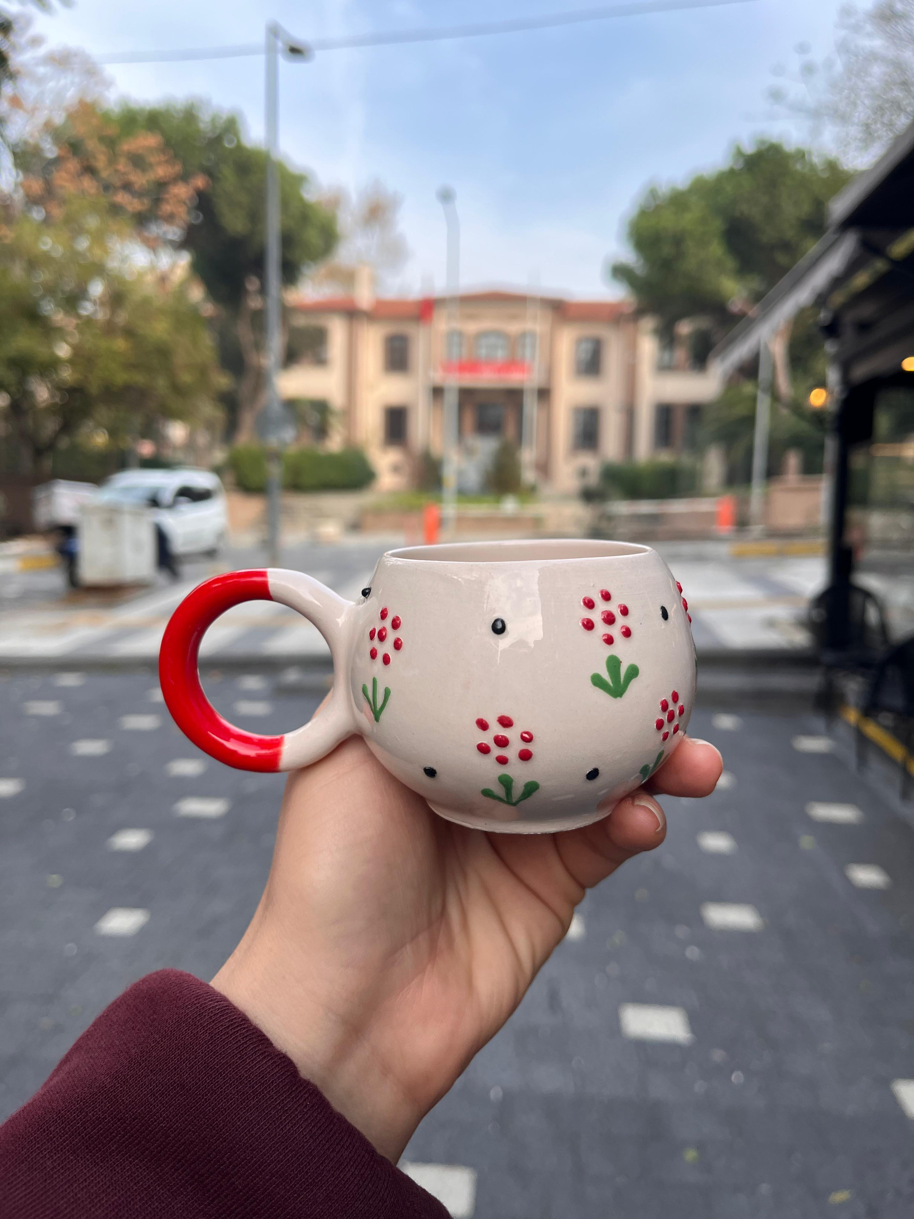 Noktalı Çiçekli Pinterest Baloncuk Kupa