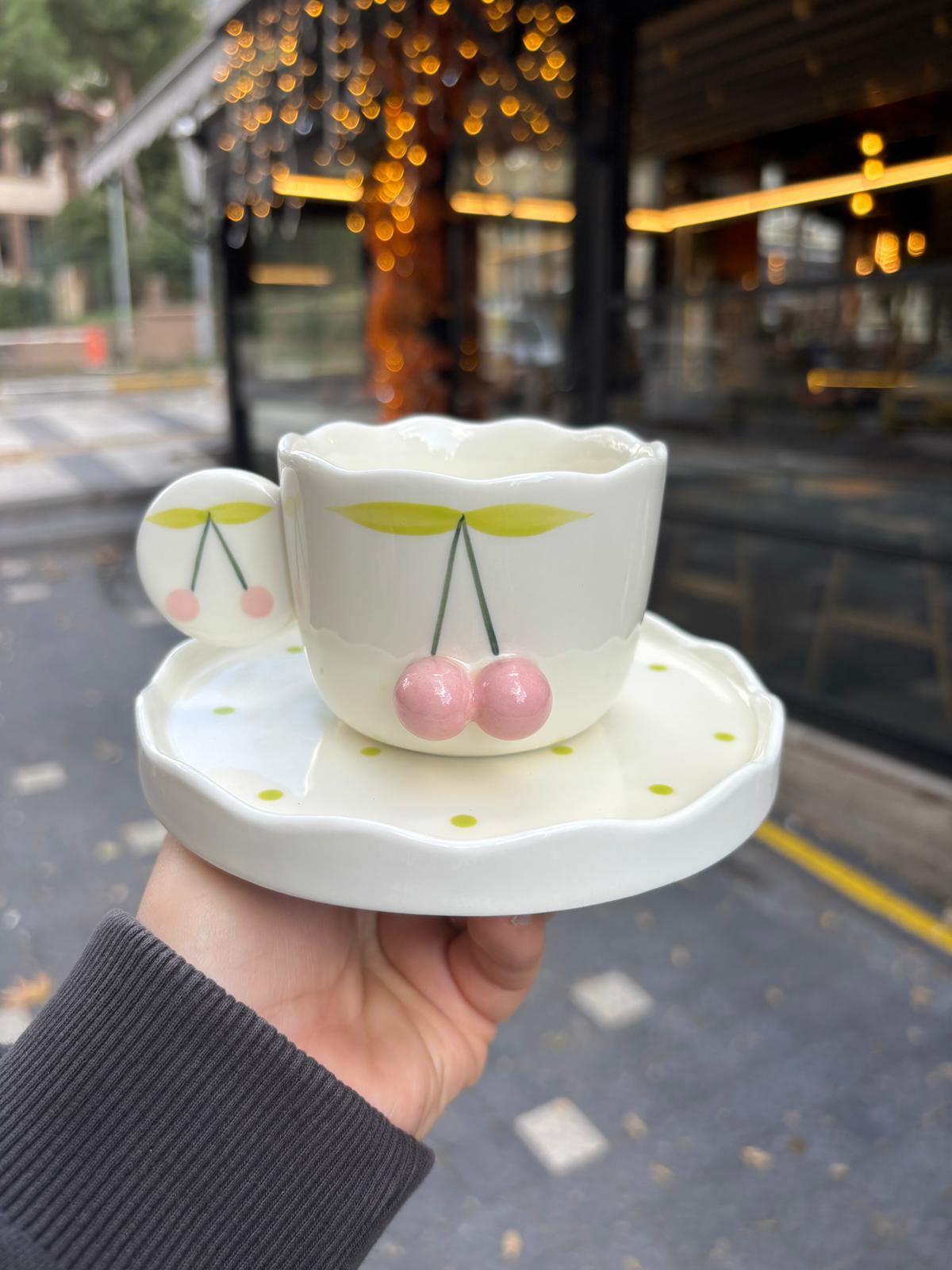 Pembe Kirazlı Çay Fincanı