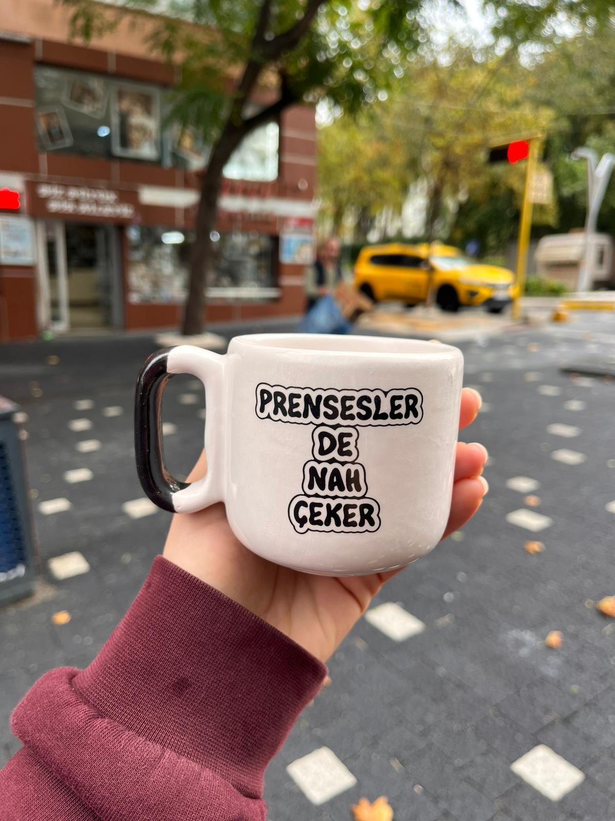 Prenseslerde Nah Çeker Arya